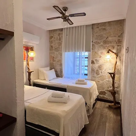מלון Citronella Boutique 4*